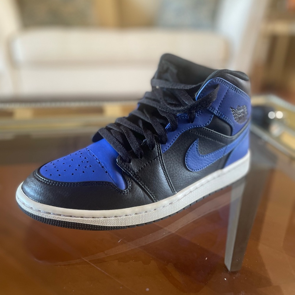 Jordan 1 hyper royal